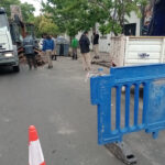 Trabajan en la red del servicio cloacal en calle Bavio