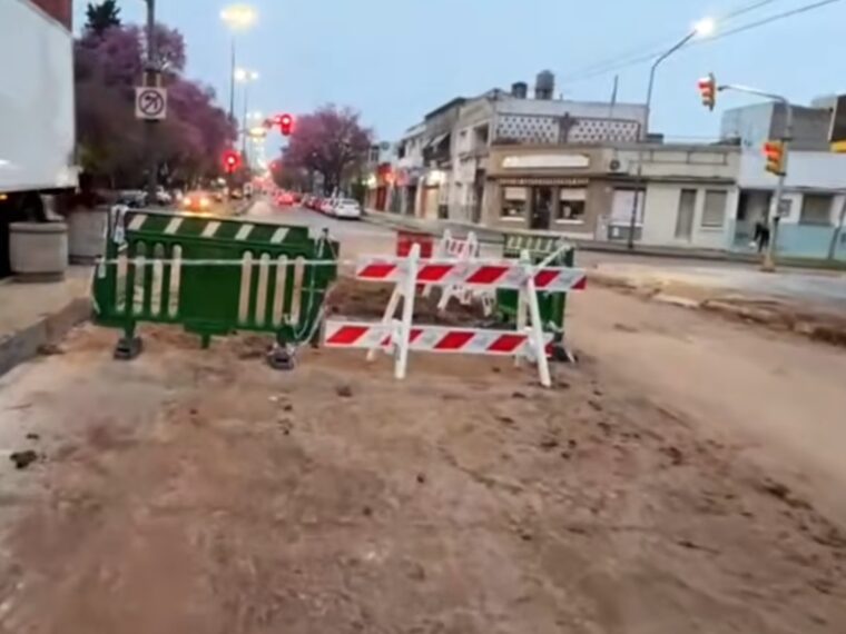 Finalizó reparación de cañería en avenida Ramírez Finalizó reparación de cañería en avenida Ramírez