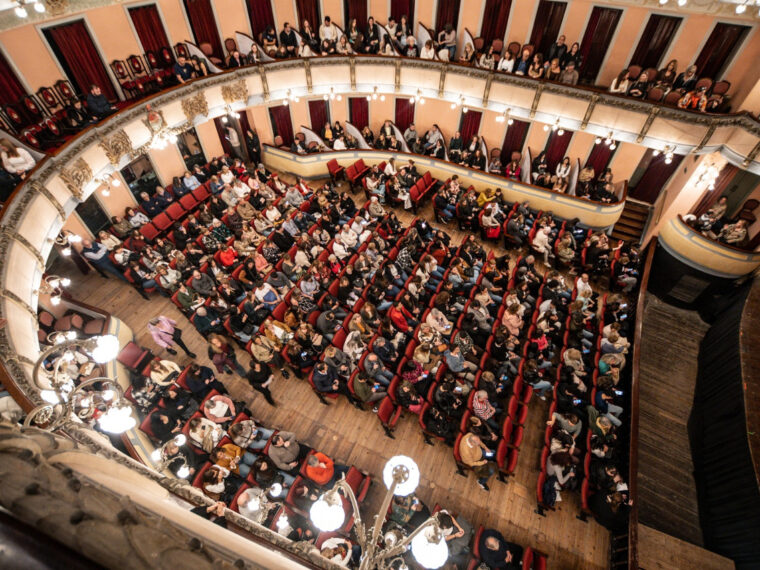 El Teatro Municipal 3 de Febrero presenta su agenda de octubre El Teatro Municipal 3 de Febrero presenta su agenda de octubre