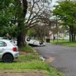 Vuelco detrás del club Paraná: el conductor dio positivo en alcoholemia