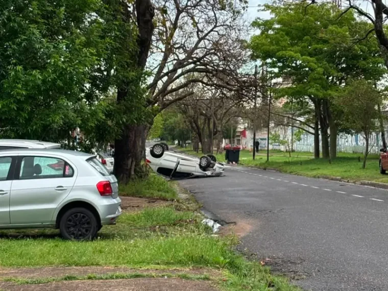 Vuelco detrás del club Paraná: el conductor dio positivo en alcoholemia Vuelco detrás del club Paraná: el conductor dio positivo en alcoholemia